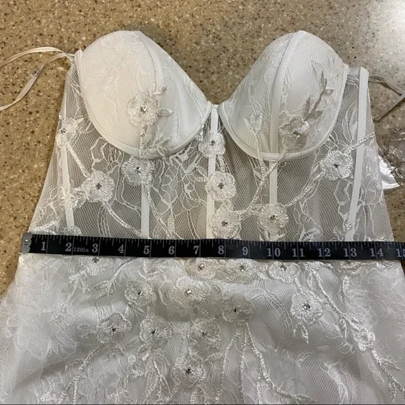 NWOT Lulus Luxe Elegance White Lace Embroidered Rhinestone Strapless Maxi Dress - Picture 12 of 17